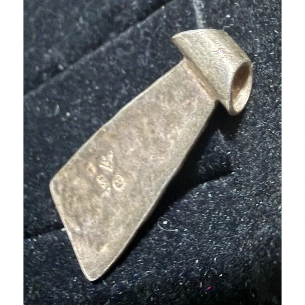 SILPADA 925 Sterling Silver Vintage Hammered Finish Pendant